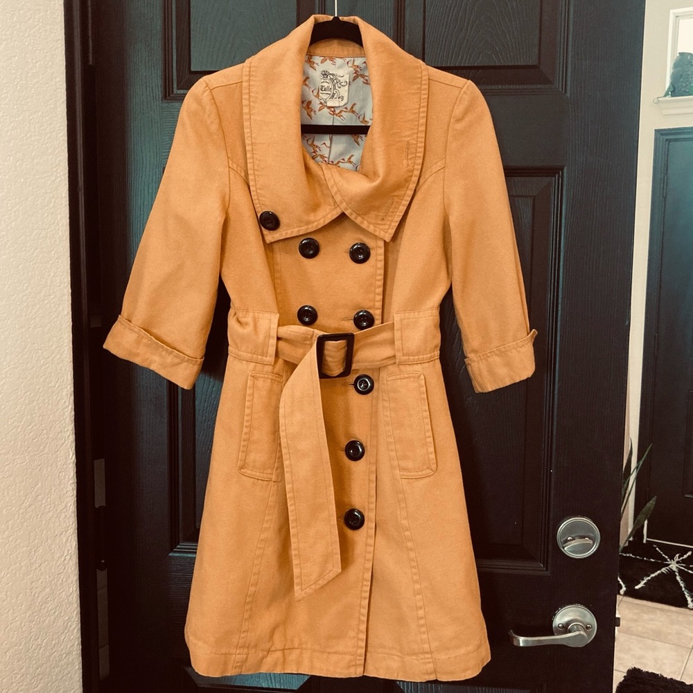 Tulle🧡Womens VTG orangish colored trench coat.